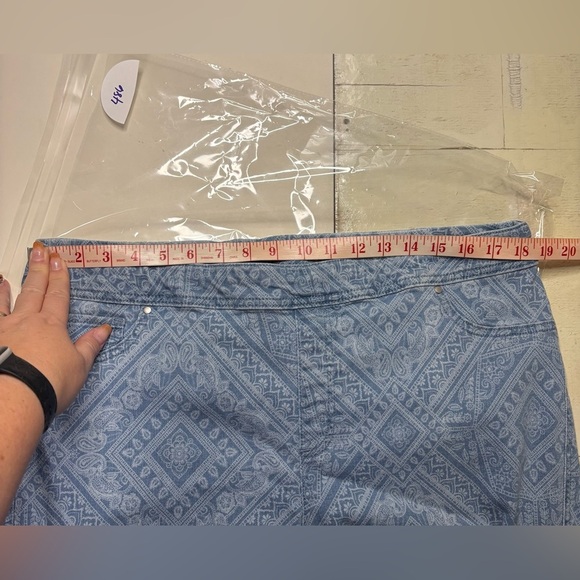 Chico’s Perfect Stretch Girlfriend Slim Leg Ankle Print Crop Jeans Size 2.5/14 - Picture 5 of 8